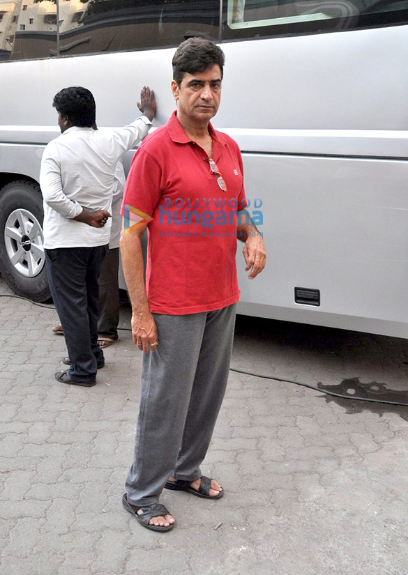 the cast of great grand masti snapped on the sets of the film at mehboob studio 14