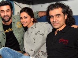 Ranbir Kapoor-Deepika Padukone Leave For Delhi In Train
