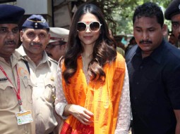 Deepika Padukone Visits Siddhvinayak Temple