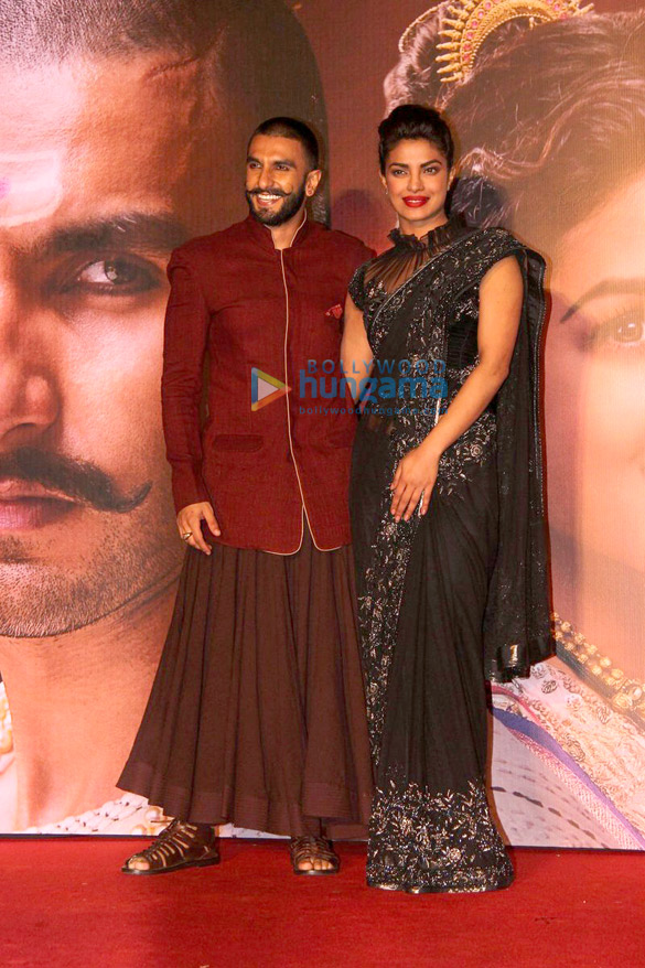 ranveer singh priyanka chopra launch malhari song from bajirao mastani 5