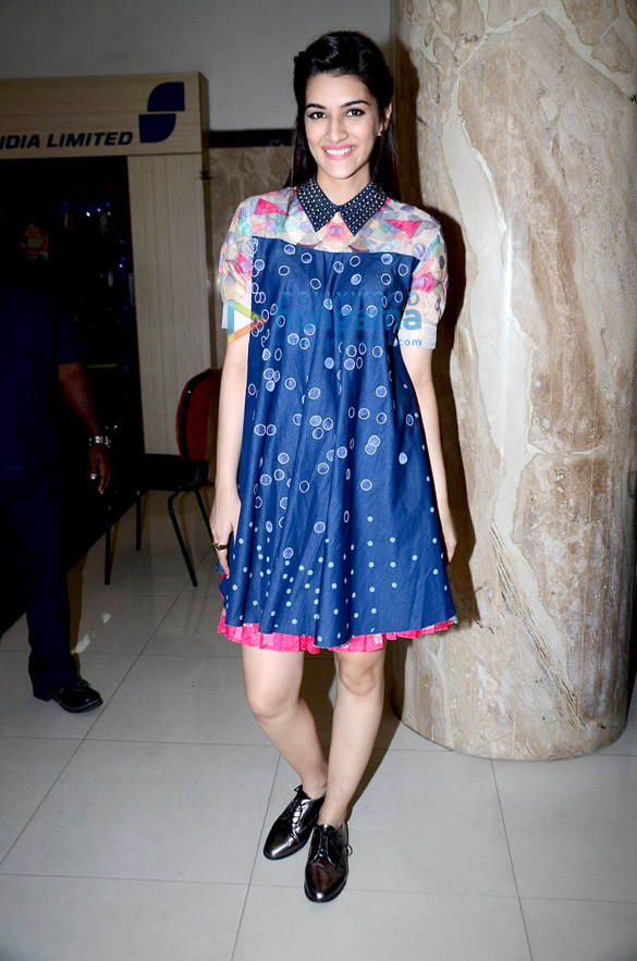 varun dhawan kriti sanon varun sharma snapped promoting dilwale 8