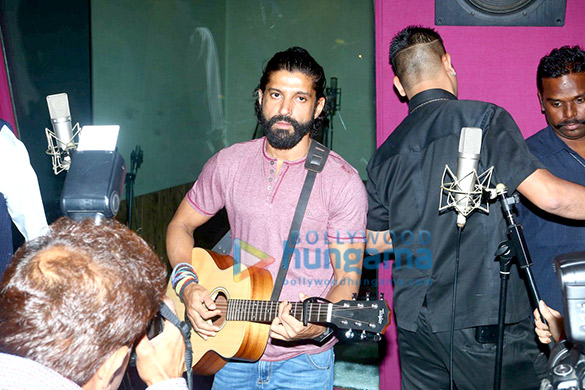 amitabh bachchan farhan akhtar record a song for wazir 5