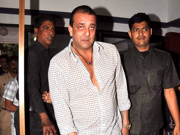agneepath stars visit various multiplex 5