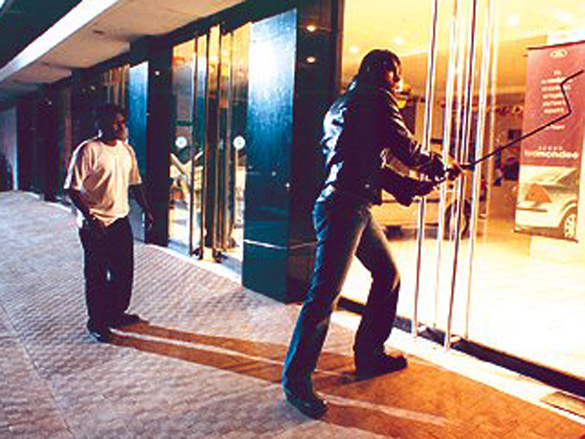 aetbaar movie still 59