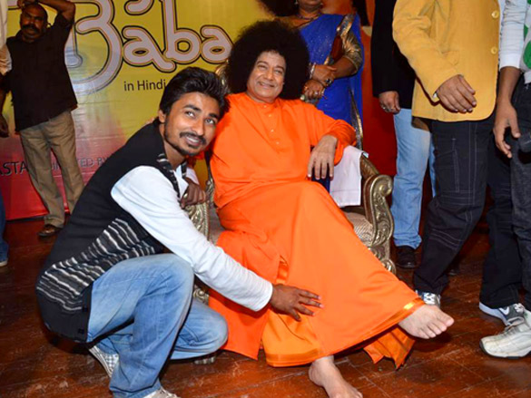 launch of satya sai baba film starring anup jalota 6
