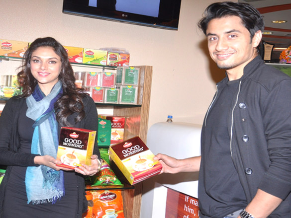 ali zafar aditi rao hydari visit wagh bakri tea lounge 3