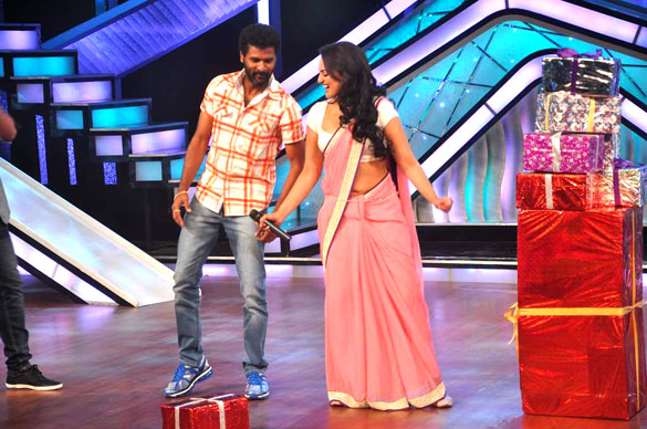 sonakshi promotes rowdy rathore on did lil masters 6