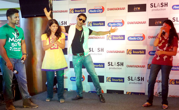 abhishek anand yashpal sharma promote chakradhaar at inorbit mall pune 5