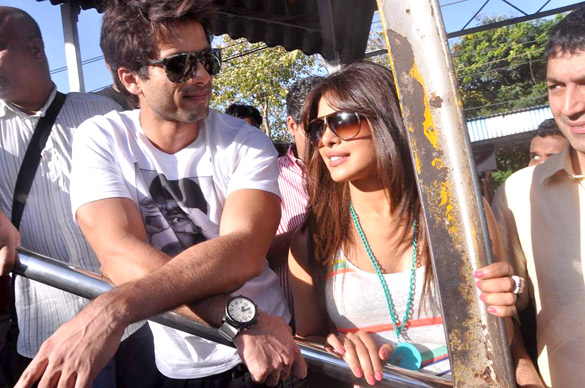 shahid priyanka board train from marine lines station 8