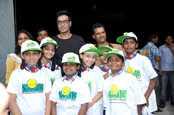 ajay rohit meet children from smile foundation 7