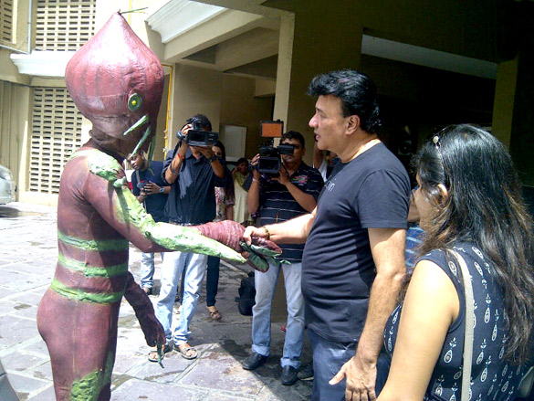aliens from joker meet ace music director anu malik 4