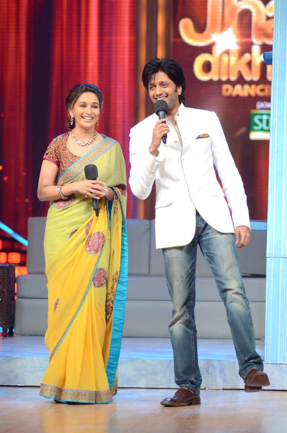 riteish and tusshar on the sets of jhalak dikhhla jaa 4