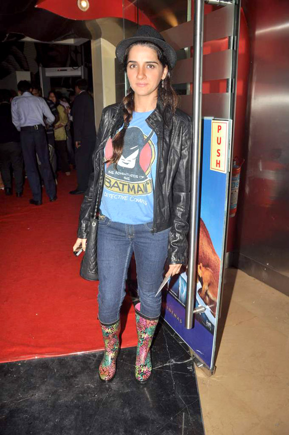 premiere of the dark knight rises 4