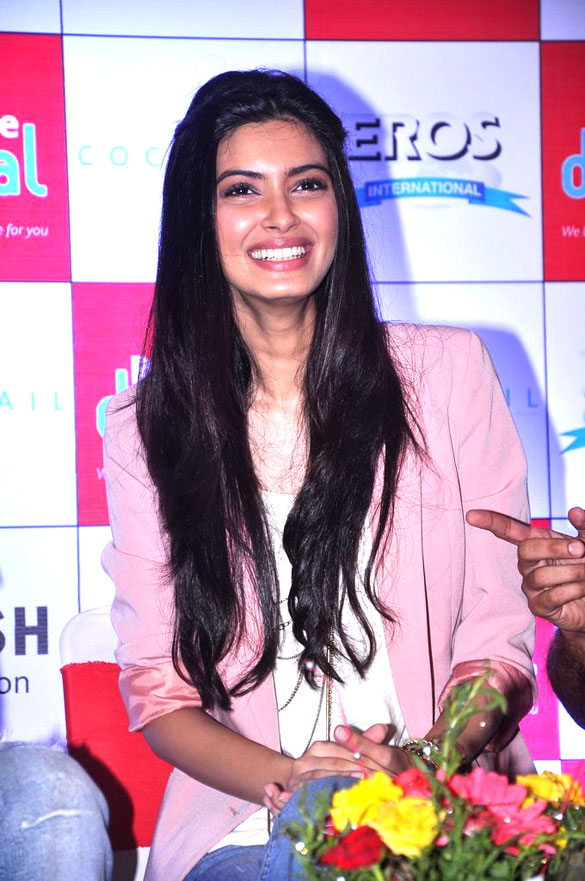 diana penty promotes cocktail 3