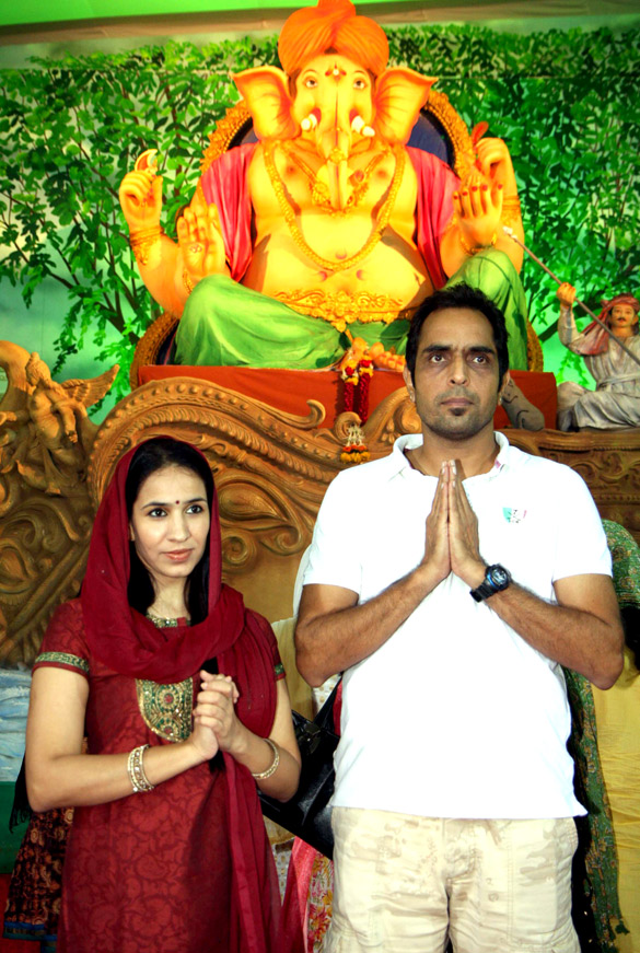 celebs visited different pandals in ganpati festival 5