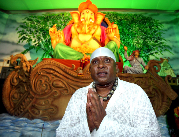 celebs visited different pandals in ganpati festival 16