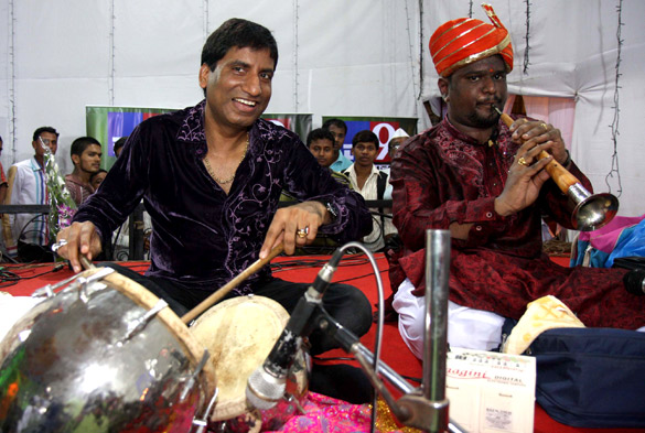celebs visited different pandals in ganpati festival 11