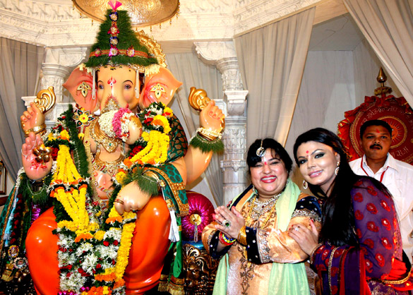 celebs visited different pandals in ganpati festival 2