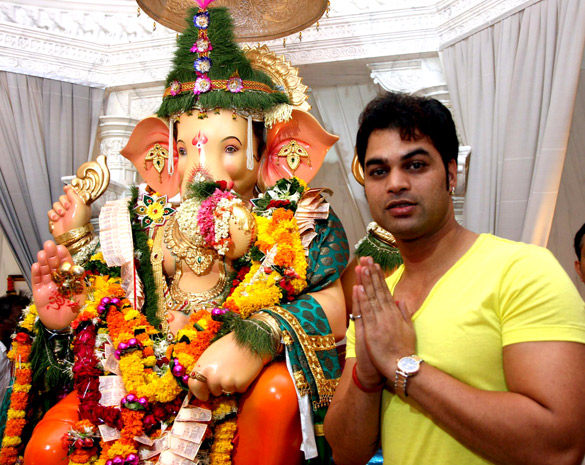 celebs visited different pandals in ganpati festival 6