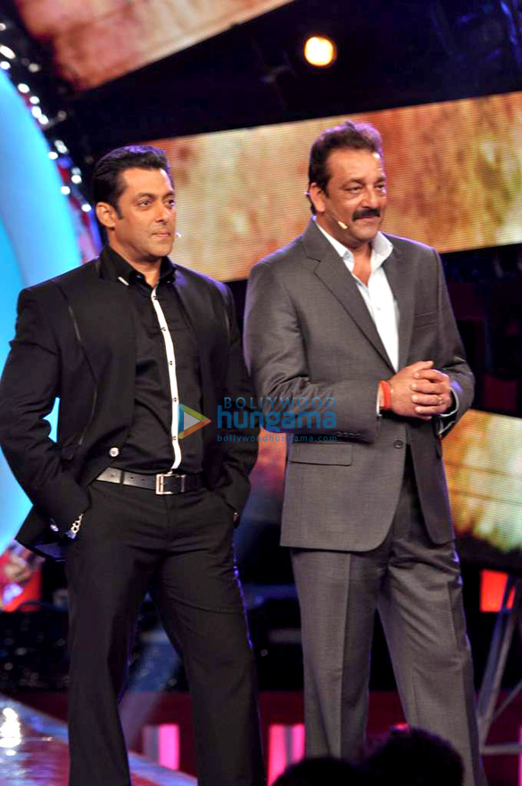 ajay sanjay salman and sonakshi on the sets of bigg boss 6 10