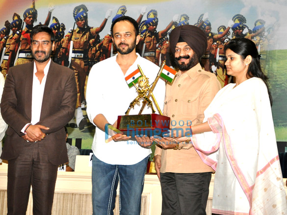 ajay devgn rohit shetty facilitated with pride of the nation award 3
