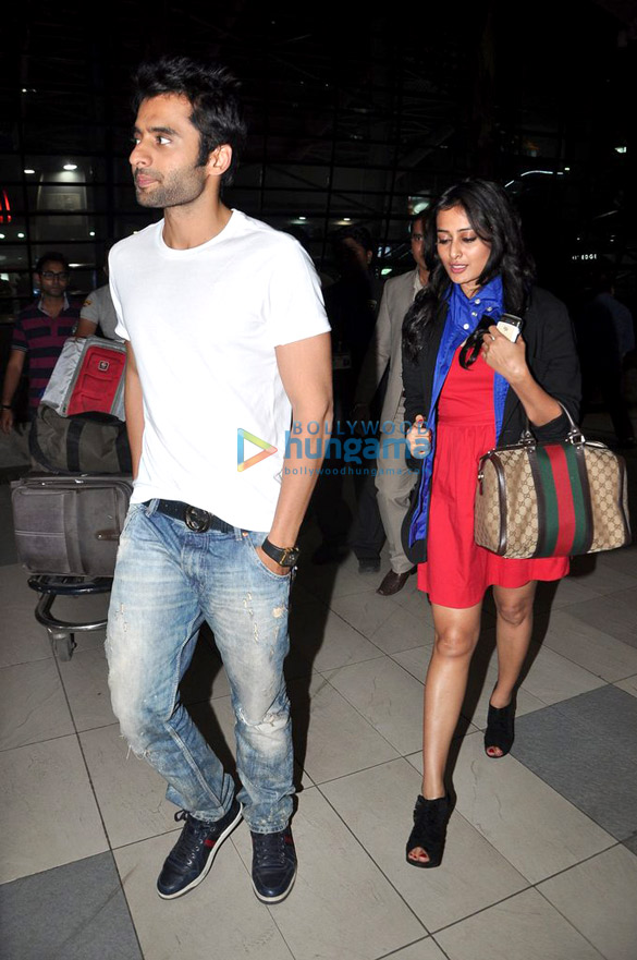 jackky nidhi subbaiah snapped at the airport 8
