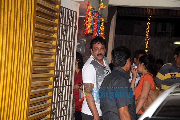 sanjay priya dutt at special screening of son of sardaar 7
