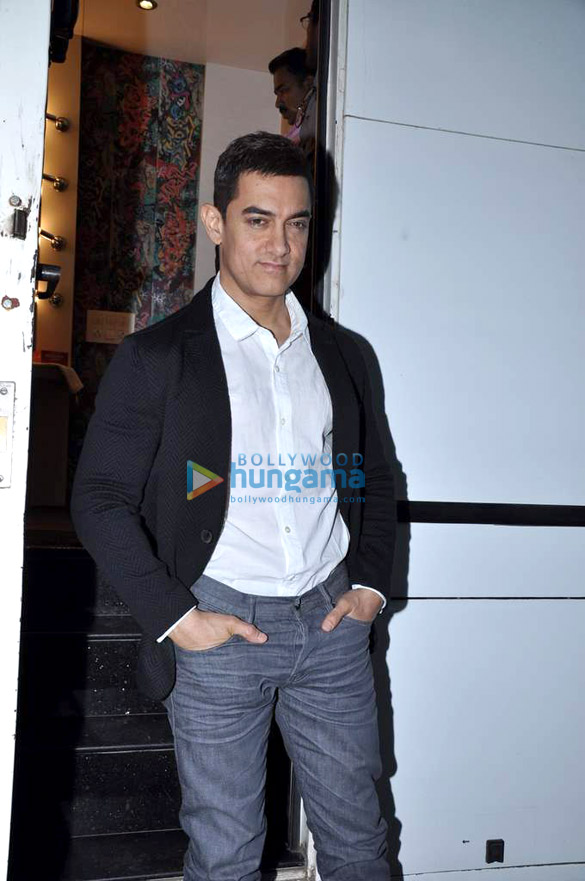 aamir promotes talaash on star pariwar 9
