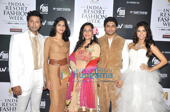 zeenat aman walks for riyaz gangji at india resort fashion week 2012 8