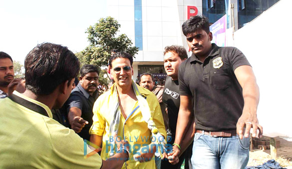 akshay kumar and asin promote khiladi 786 in indore 11