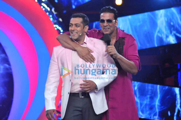 akshay asin salman on the sets of bigg boss 6 5