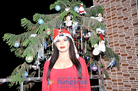 rakhi sawant spends christmas with kids at home 6