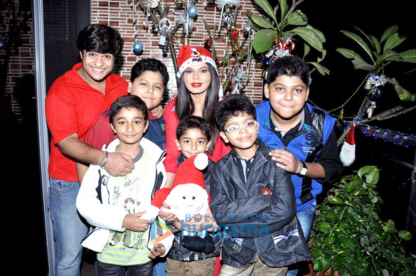 rakhi sawant spends christmas with kids at home 11