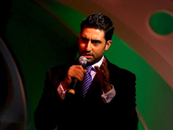 abhishek bachchan at national bingo night media meet 5
