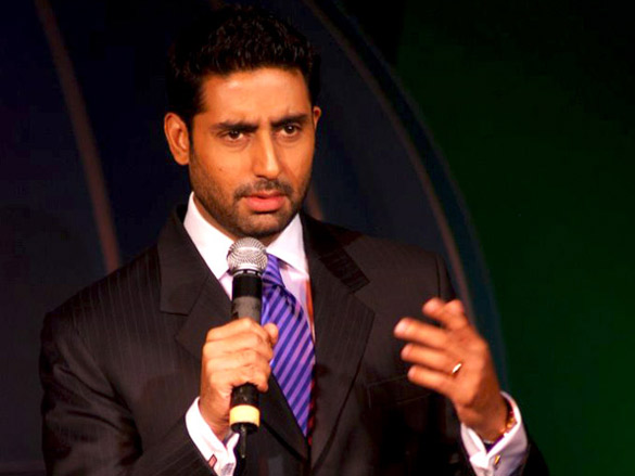 abhishek bachchan at national bingo night media meet 7