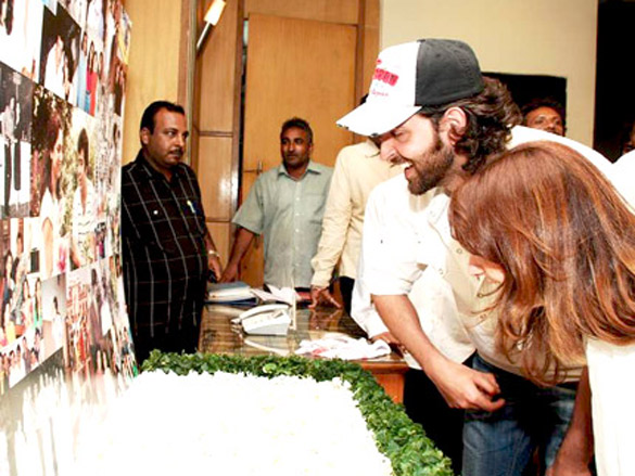 bollywood stars at sujit kumars prayer meeting 2
