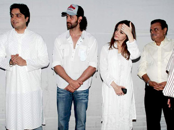 bollywood stars at sujit kumars prayer meeting 6