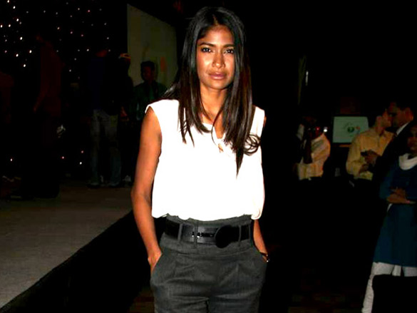 celebs grace sahara samays new look launch 3