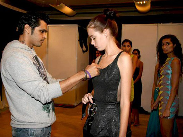 designer swapnil shinde lakme fashion week fittings 6