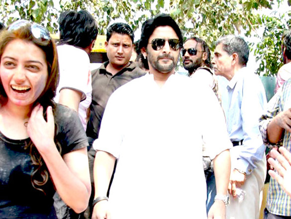 dia and arshad promote hum tum aur ghost at zooms holi party 33