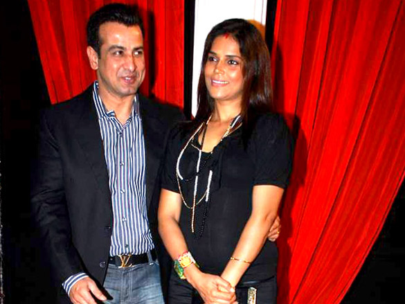 ekta kapoor and many other tv celebs at zee rishtey awards 15
