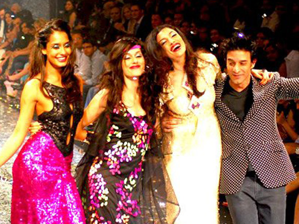 grand finale by suneet verma for lakme fashion week 2010 4