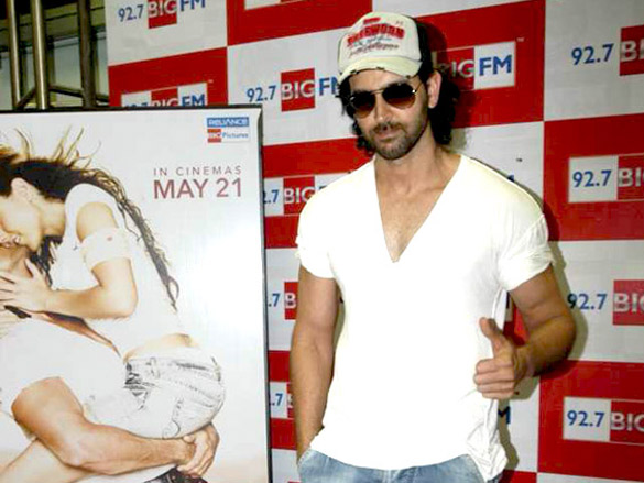 hrithik roshan promotes kites at 92 7 big fm 11