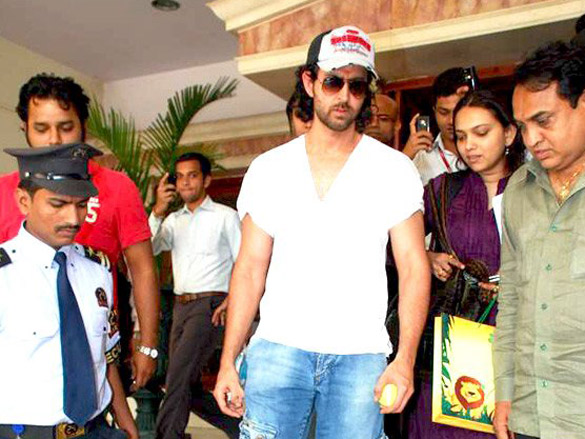 hrithik roshan promotes kites at radio city 91 1 fm 11