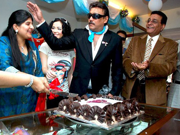 jackie shroff inaugurates geetus store 4