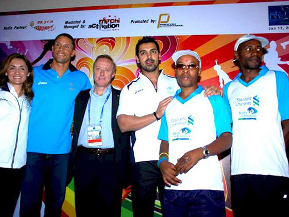 john abraham promotes mumbai marathon 2010 3