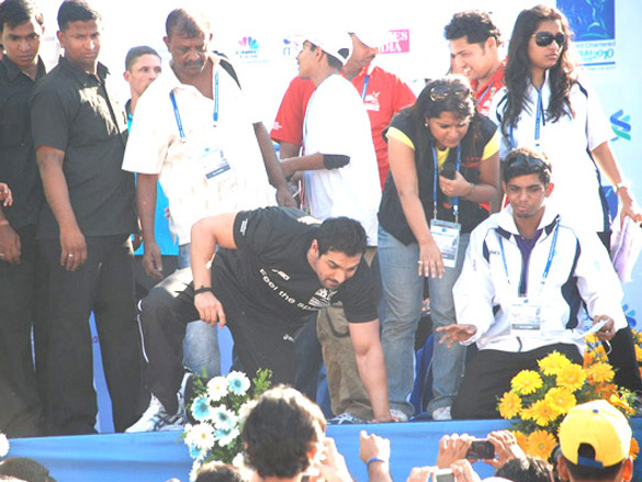 john akshay vidya genelia and ritesh at scmm marathon 6