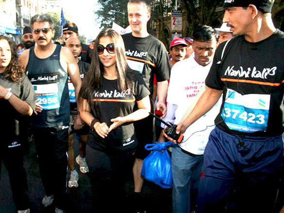 john akshay vidya genelia and ritesh at scmm marathon 12