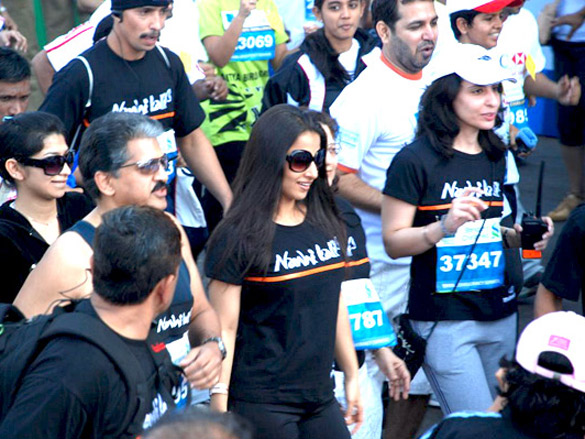 john akshay vidya genelia and ritesh at scmm marathon 16