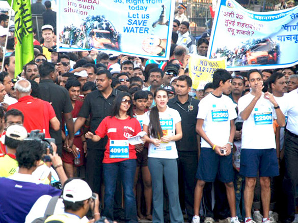 john akshay vidya genelia and ritesh at scmm marathon 22
